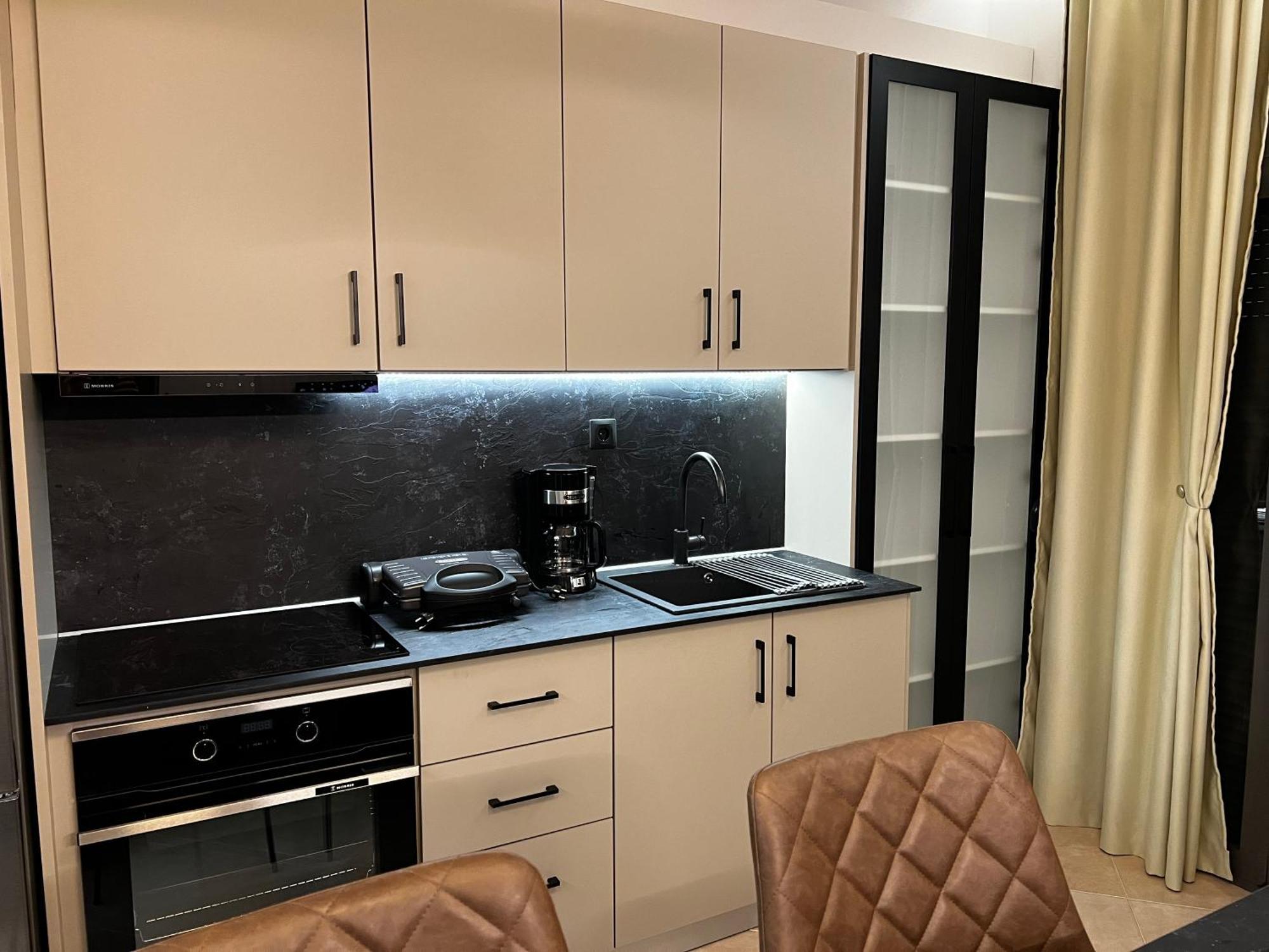 Suite Rooms -Fine Living Vevi Exterior photo